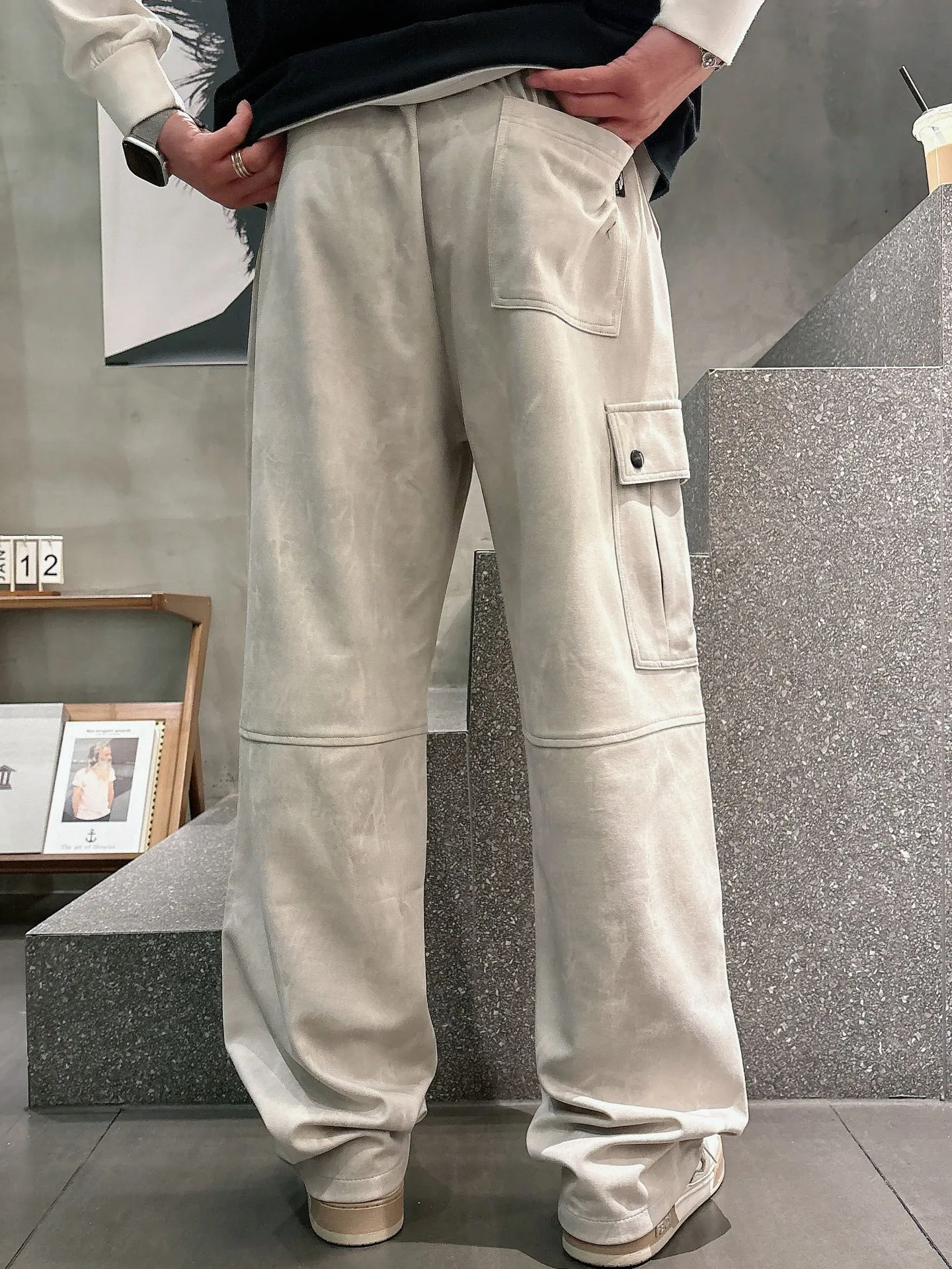 Balenciaga 🆕2026 Autumn and Winter New Arrival Casual Pants! The official website will be released simultaneously. Brand Classic LOGO casual pants, customized fabrics, excellent comfort and strong touch. Highly recognisable, perfect appearance and craftsmanship. Size:M-3XL
